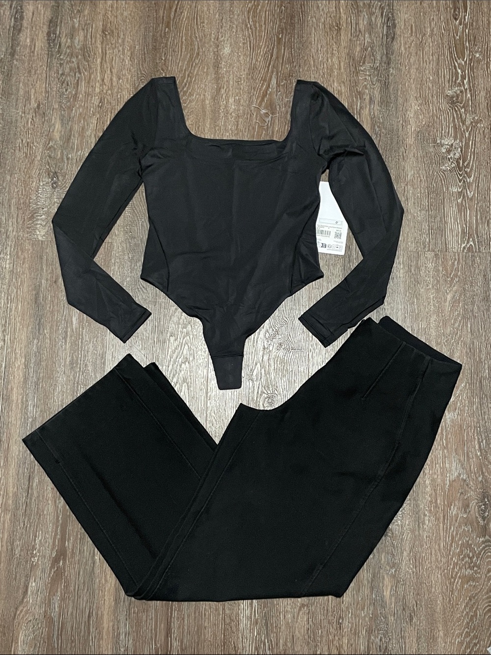 GUC Lululemon Matching Casual Black Set. Size Top Small/ Bottom 4